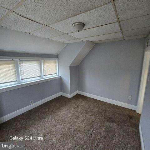 11 W CEDAR AVE, Oaklyn, NJ 08107