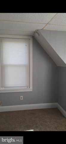 11 W CEDAR AVE, Oaklyn, NJ 08107