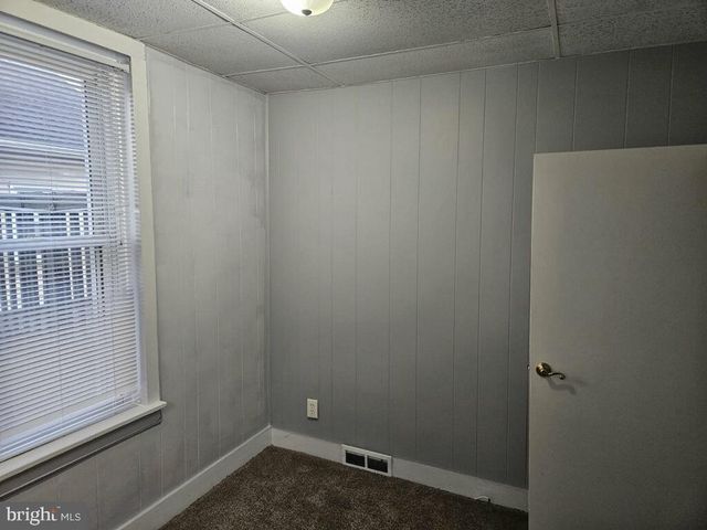 11 W CEDAR AVE, Oaklyn, NJ 08107