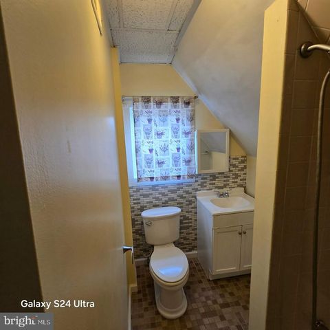 11 W CEDAR AVE, Oaklyn, NJ 08107