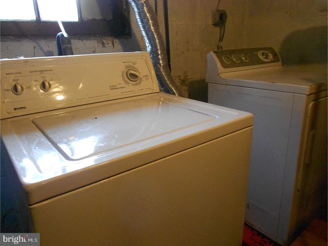 11 W CEDAR AVE, Oaklyn, NJ 08107