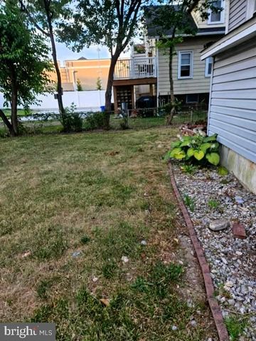 11 W CEDAR AVE, Oaklyn, NJ 08107