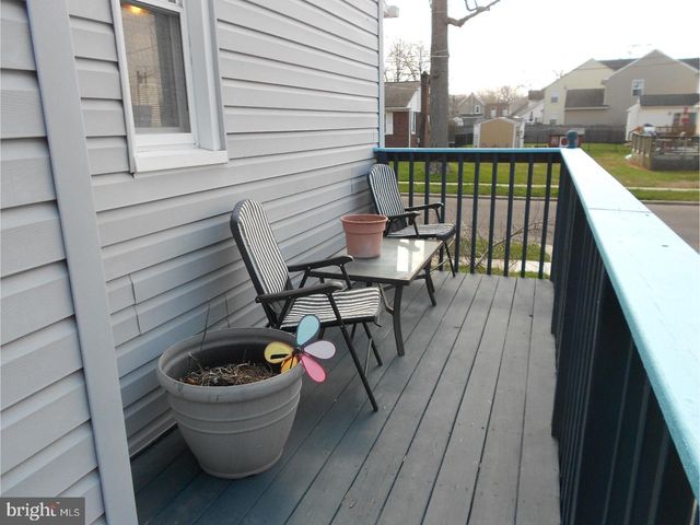 11 W CEDAR AVE, Oaklyn, NJ 08107