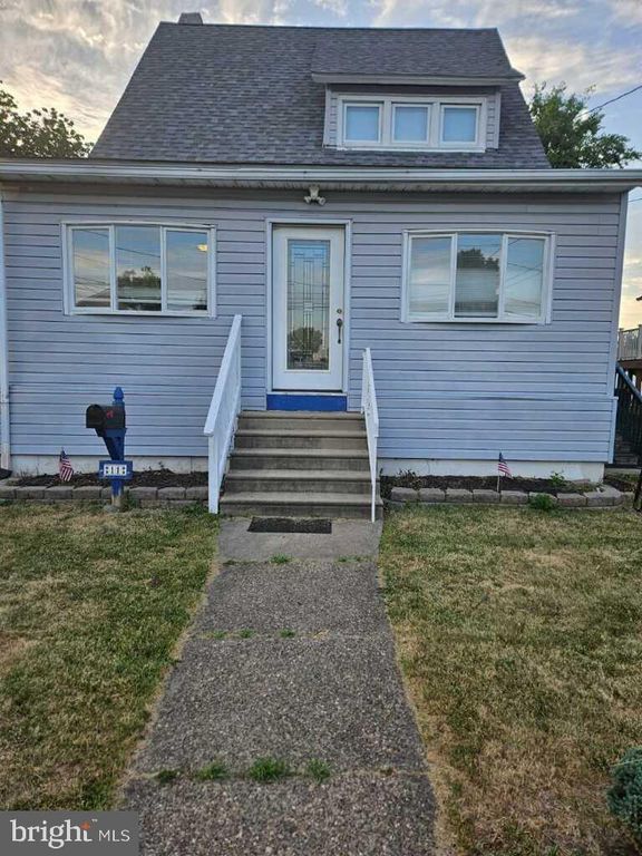 11 W CEDAR AVE, Oaklyn, NJ 08107