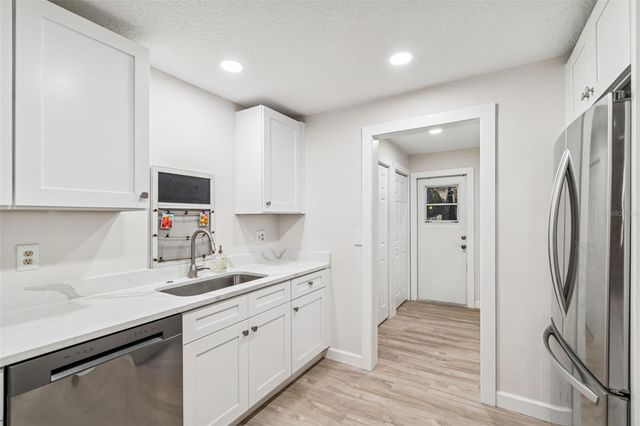 712 LEMONWOOD DR, Oldsmar, FL 34677