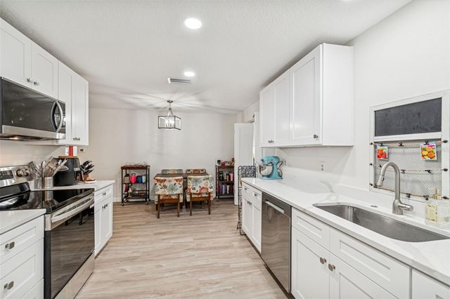 712 LEMONWOOD DR, Oldsmar, FL 34677