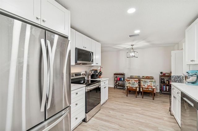 712 LEMONWOOD DR, Oldsmar, FL 34677