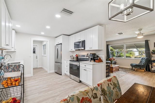 712 LEMONWOOD DR, Oldsmar, FL 34677