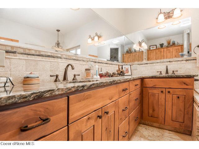 762 Geenen Rd., Cocolalla, ID 83813