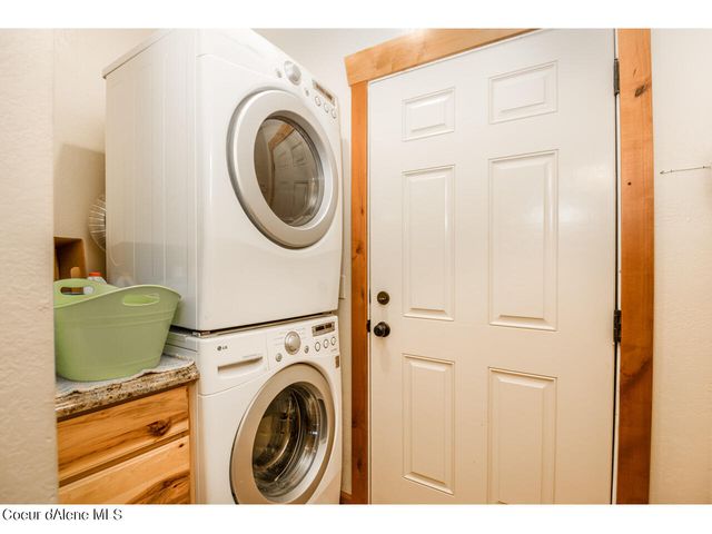 762 Geenen Rd., Cocolalla, ID 83813