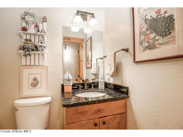 762 Geenen Rd., Cocolalla, ID 83813
