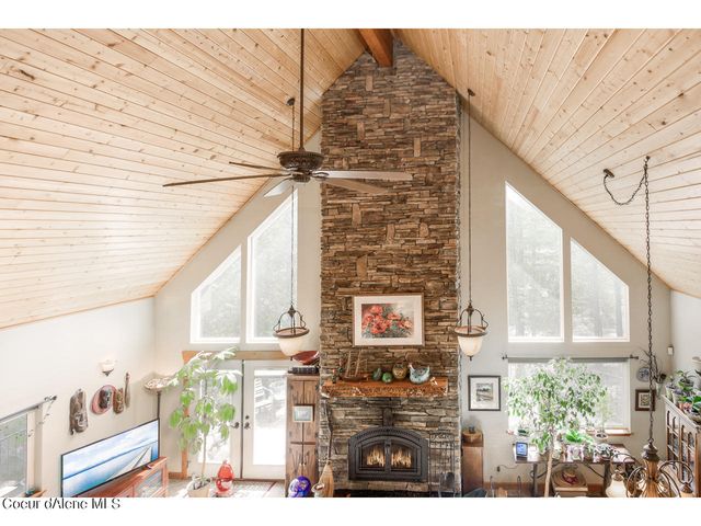 762 Geenen Rd., Cocolalla, ID 83813
