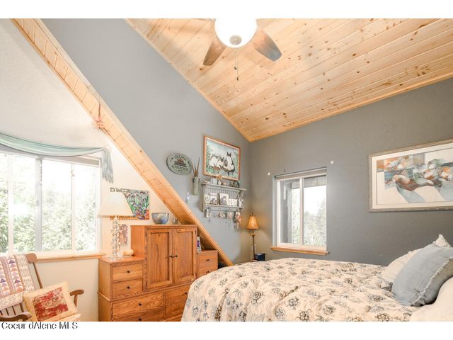 762 Geenen Rd., Cocolalla, ID 83813