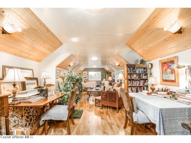 762 Geenen Rd., Cocolalla, ID 83813