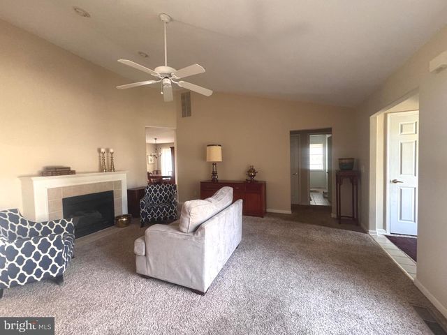 1 PINE TREE CIR, Lewes, DE 19958