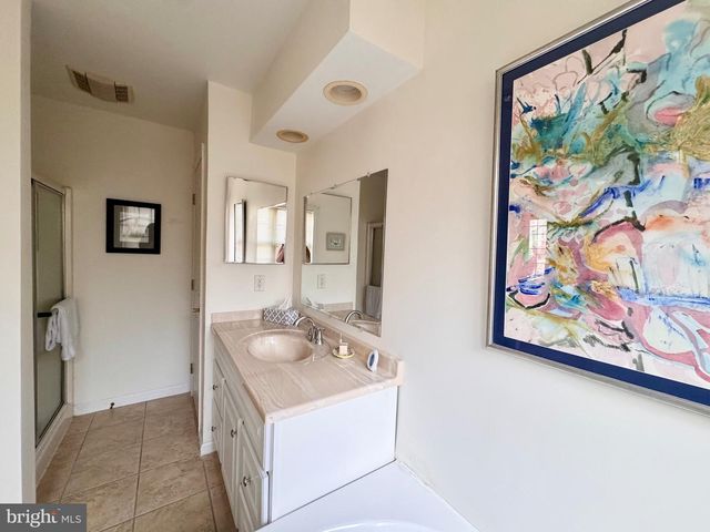 1 PINE TREE CIR, Lewes, DE 19958