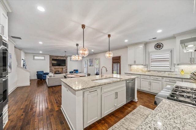 3835 S MONTCLAIR DR, Memphis, TN 38111