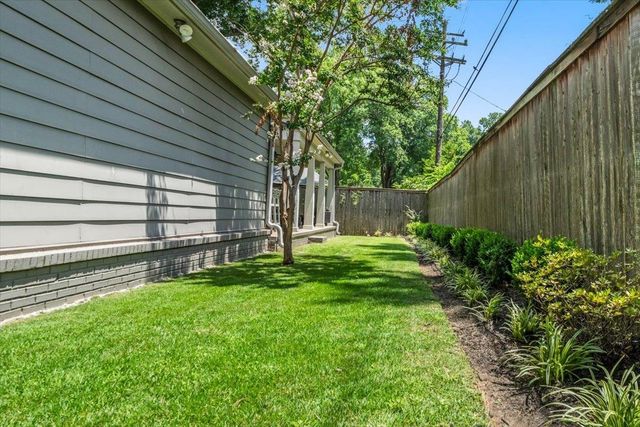 3835 S MONTCLAIR DR, Memphis, TN 38111