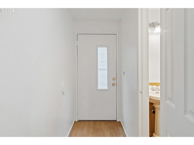 40 CERVANTES Cir, Lake Oswego, OR 97035