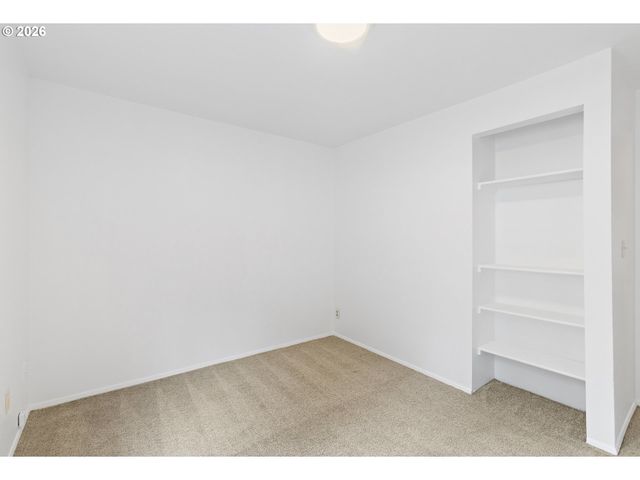 40 CERVANTES Cir, Lake Oswego, OR 97035