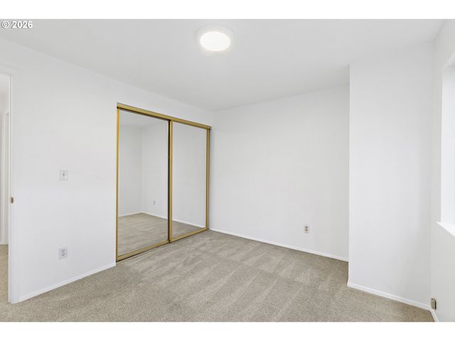 40 CERVANTES Cir, Lake Oswego, OR 97035