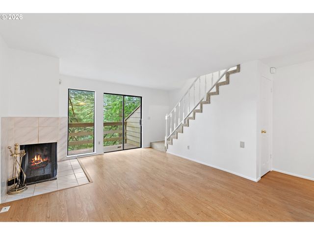 40 CERVANTES Cir, Lake Oswego, OR 97035