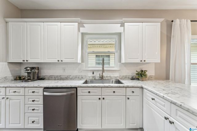 9002 BROOKLINE LANE, Helena, AL 35080