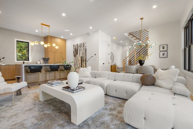 180 Hunnewell Ave A, Newton, MA 02458