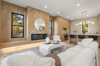 180 Hunnewell Ave A, Newton, MA 02458