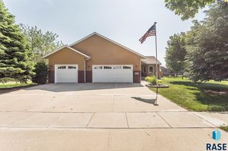7104 S Mogen Ave, Sioux Falls, SD 57108