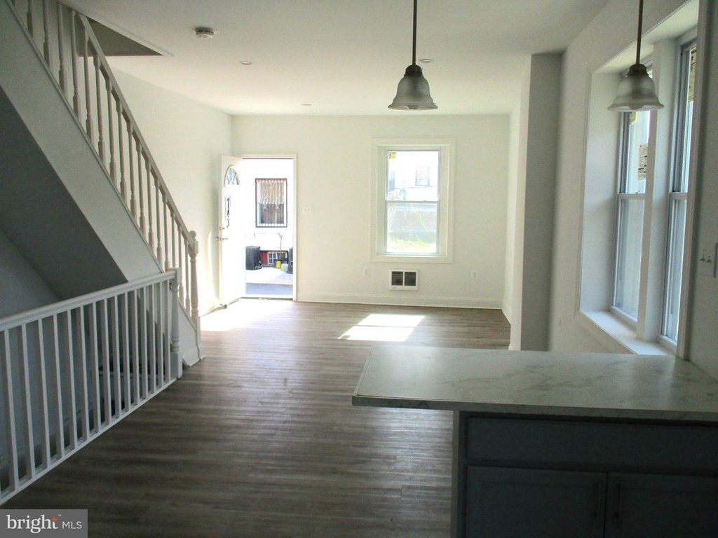 743 W RUSSELL ST, PHILADELPHIA, PA 19140 — photo 4