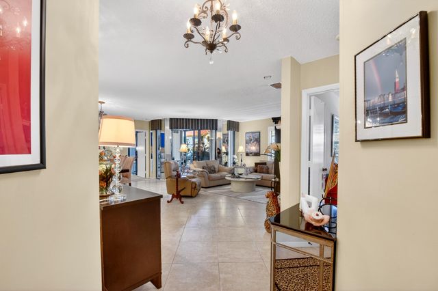 5188 Europa Drive G, Boynton Beach, FL 33437