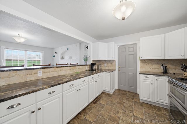 702 N Cherokee Street, Salina, OK 74365