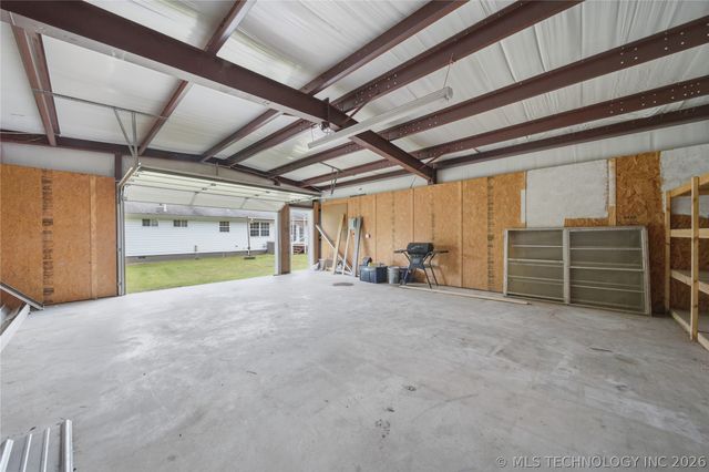 702 N Cherokee Street, Salina, OK 74365