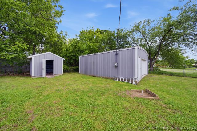 702 N Cherokee Street, Salina, OK 74365