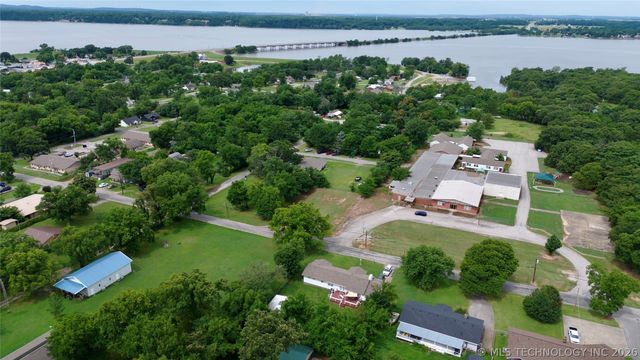 702 N Cherokee Street, Salina, OK 74365