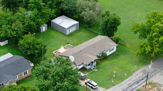 702 N Cherokee Street, Salina, OK 74365