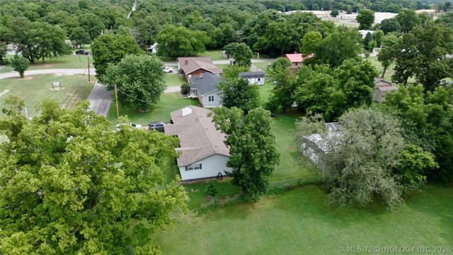 702 N Cherokee Street, Salina, OK 74365