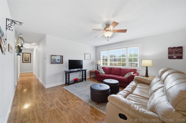 702 N Cherokee Street, Salina, OK 74365