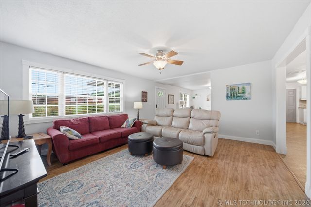 702 N Cherokee Street, Salina, OK 74365