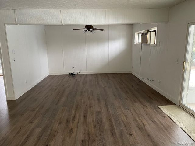 6820 FREDMOOR Drive, Troy, MI 48098