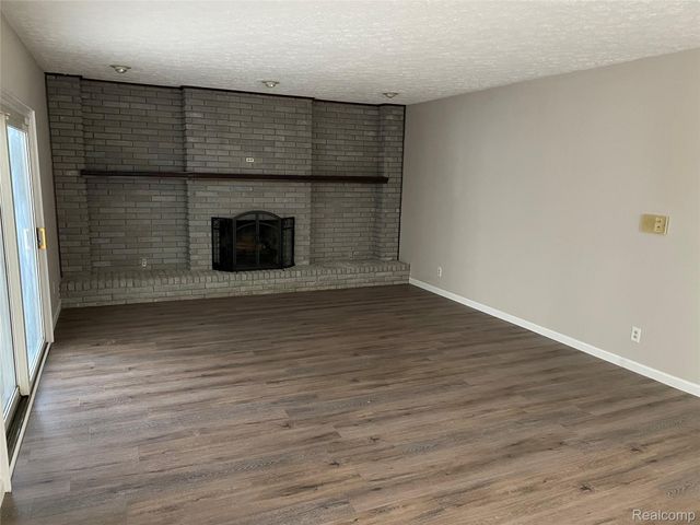 6820 FREDMOOR Drive, Troy, MI 48098