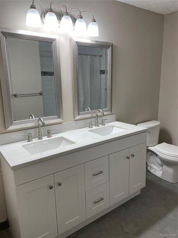 6820 FREDMOOR Drive, Troy, MI 48098