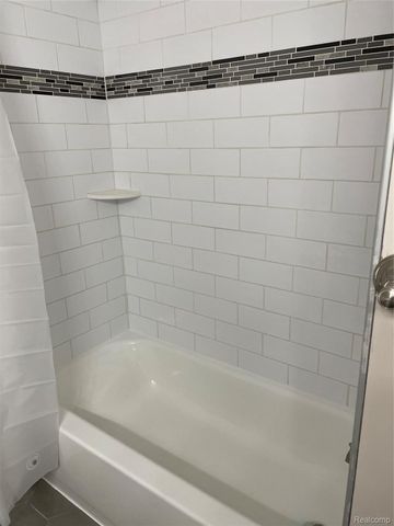 6820 FREDMOOR Drive, Troy, MI 48098