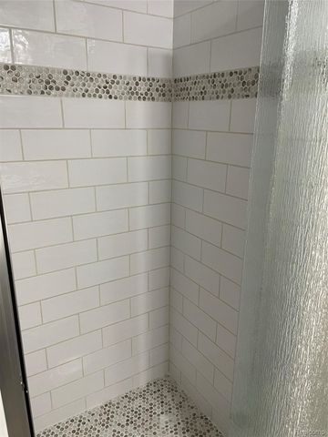 6820 FREDMOOR Drive, Troy, MI 48098