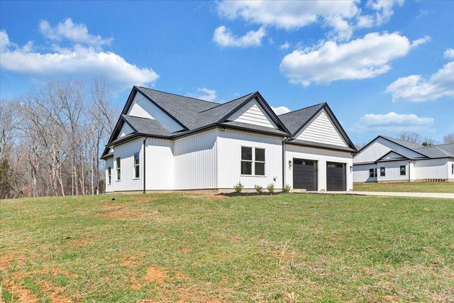 380 Parford LN, Moneta, VA 24121