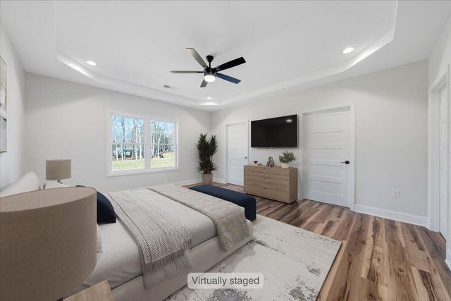 380 Parford LN, Moneta, VA 24121