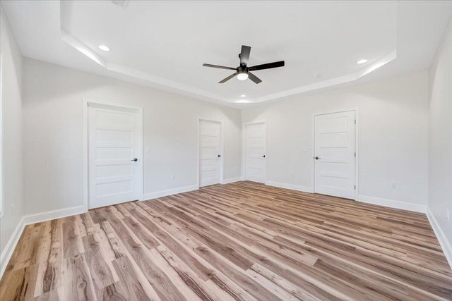 380 Parford LN, Moneta, VA 24121