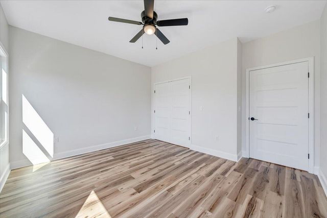 380 Parford LN, Moneta, VA 24121