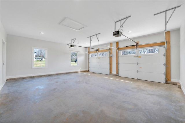 380 Parford LN, Moneta, VA 24121